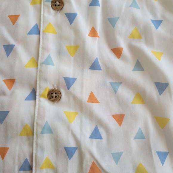 NWT colorful triangle button-down size 10-12 - Picture 5 of 5